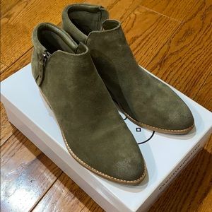 steve madden tobii booties in olive suede size 8